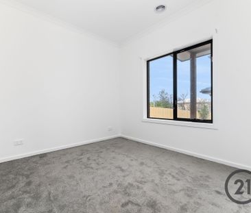 Near New 4 Bedroom Townhouse with Impressive Quality Fixtures - Photo 2