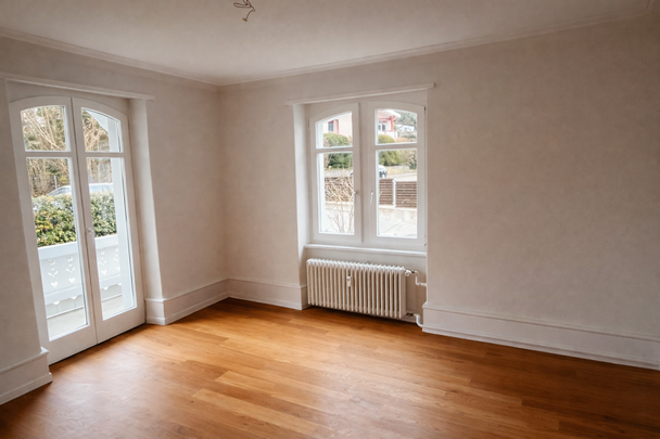 Stilvolle, kernsanierte 3.5-Zimmerwohnung im EG einer charmanten Villa an ruhiger Lage - Photo 1