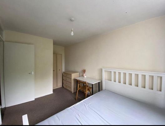 3 bedroom house share to rent - Photo 1