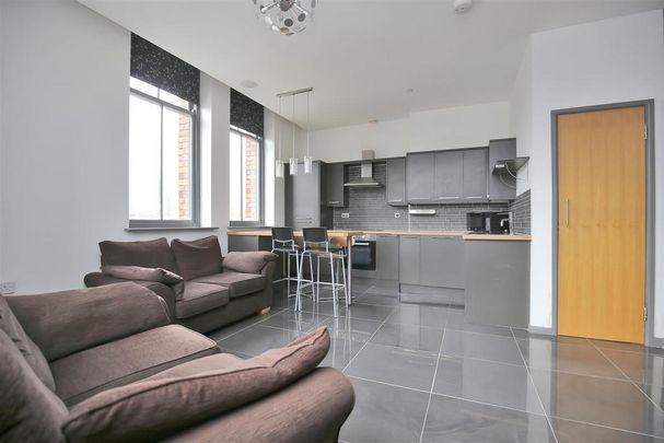 2 bedroom flat to rent - Photo 1