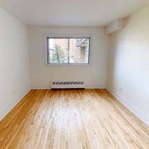 Bright and Spacious 3.5 for $1420/mois - Photo 2