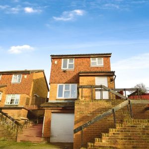 3 bedroom detached house to rent - Photo 2