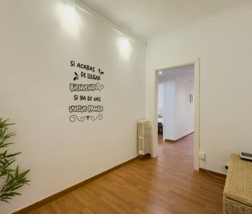 Nice interior room next to Sants train station - Photo 4