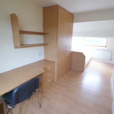 7 Bed - Becketts Park Crescent, Headingley, Leeds - Photo 1