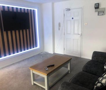 1 bedroom in a house share to rent - Photo 4