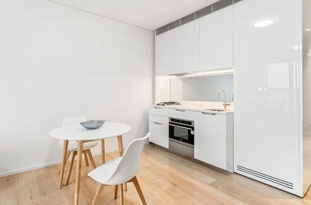 The ultimate in convenient, luxury living. In the heart of Central Park Precinct. - Photo 1