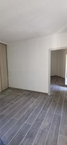 Location Appartement 2 pièces 50m² PERPIGNAN 66000 - Photo 5