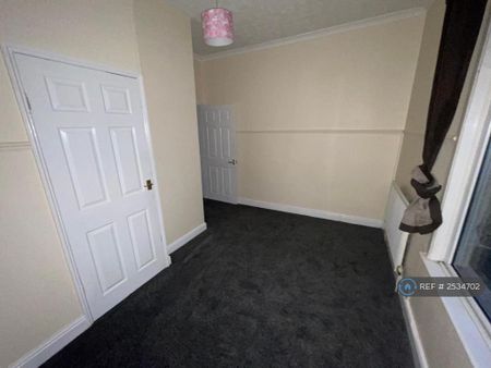 3 bedroom terraced house to rent - Photo 4