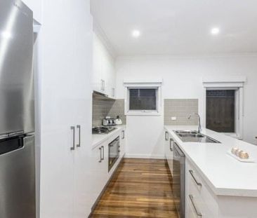 Elegance in Lalor! - Photo 4