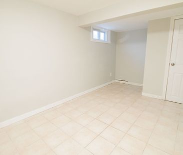 **BEAUTIFUL** 2 BEDROOM APARTMENT IN ST.CATHARINES!! - Photo 3