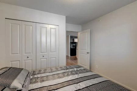 1 Bedroom - Photo 5