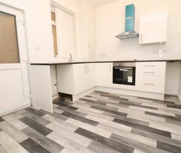 2 bedroom House To Let - Photo 3