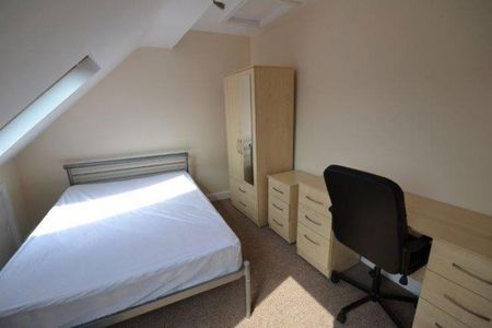 5 bedroom terraced house to rent - Photo 5