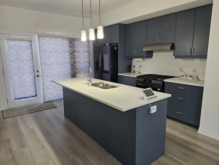 For Lease - 1 Benninger Drive, Kitchener, Ontario - Photo 2