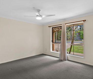 SPACIOUS 4-BEDROOM FAMILY HOME IN THE HEART OF FOREST LAKE! - Photo 3