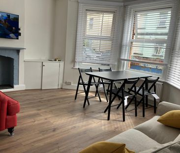 6 bedroom house - Photo 1