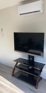 Dernière Étage - Lumnieux- 3-1/2 Près du Métro Angrignon - Meublé - Photo 4