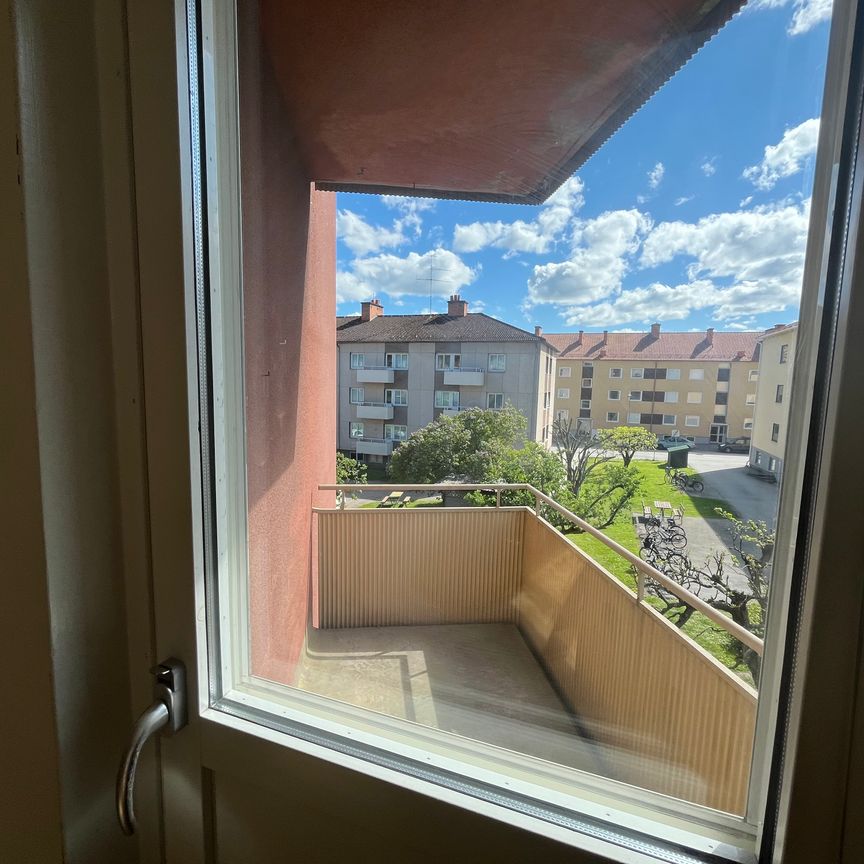 Eriksbergsvägen, Katrineholm - Photo 1