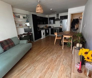 1 Bed Flat, Shepherds Bush Road, W6 - Photo 1