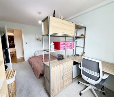 2 Bedroom Apartment To Let - Photo 5