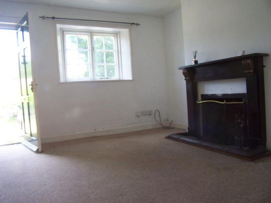 2 bedroom end of terrace house to rent - Photo 1