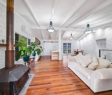 Dual Living- High-Set Home with Multiple Living Areas - Photo 2