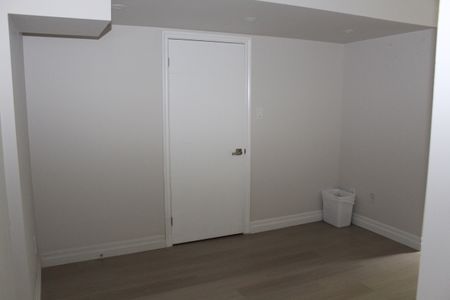 One bedroom basement apartment - Photo 3