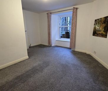 2 bedroom ground floor flat to rent - Photo 4
