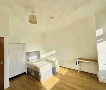 Room in a Shared House, Shrewsbury Road, E7 - Photo 2