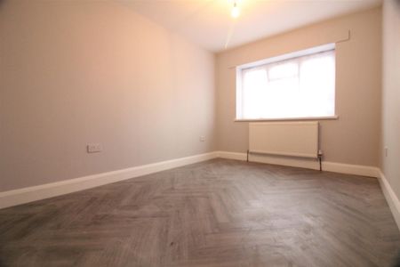 Snape Spur, Slough - Photo 5