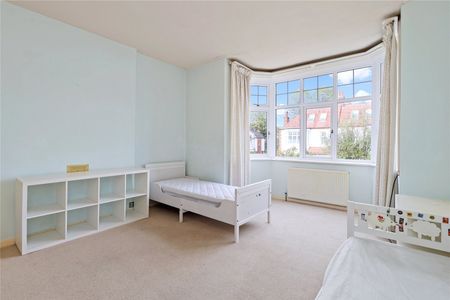 Melbury Gardens, London, SW20 flat to rent - Photo 3