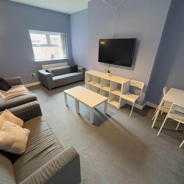 1 bedroom in a house share to rent - Photo 1