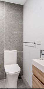 Modern Apartment - Photo 3