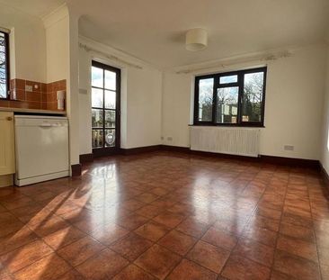 4 bedroom bungalow to rent - Photo 2