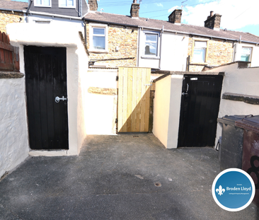 2 bedroom terraced house to rent - Photo 3