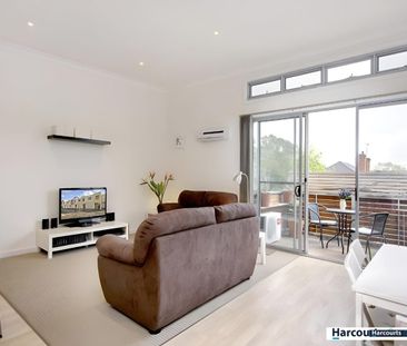 2 Bedroom Townhouse walking distance to Train Station - Photo 2