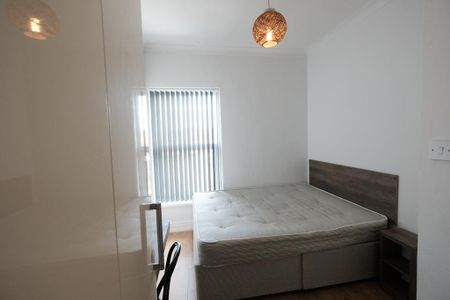 4 bedroom terraced house to rent - Photo 5