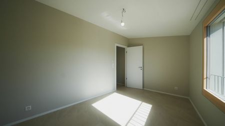 Bel appartement neuf de 2.5 pièces au coeur du village - Photo 2