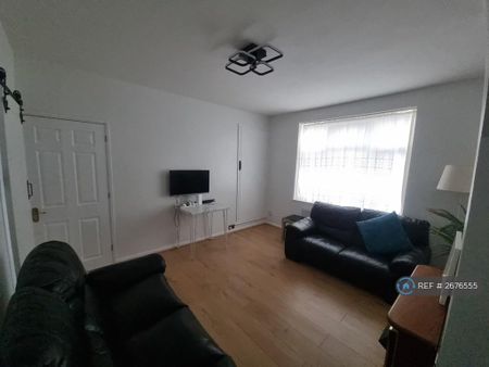 2 bedroom end of terrace house to rent - Photo 2