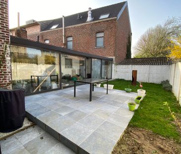 Volledig gerenoveerde woning met tuintje en ruime garage - Photo 6