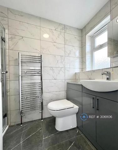 1 bedroom in a house share to rent - Photo 5