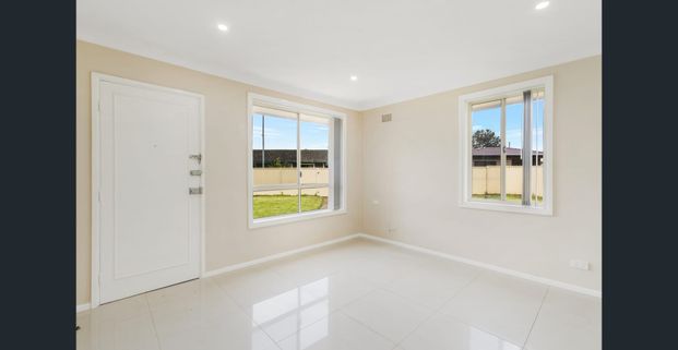 3 BEDROOM FAMILY HOME! - Photo 1