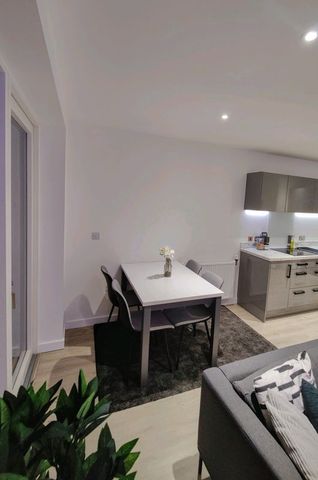 1 Bed Flat, Thomas Road, E14 - Photo 3