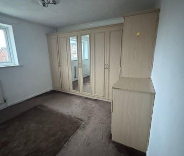 2 bedroom semi-detached house to rent - Photo 6