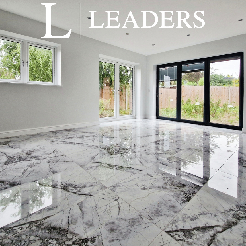 4 bedroom house to rent Station Approach, Canvey Island, SS8 - Photo 1