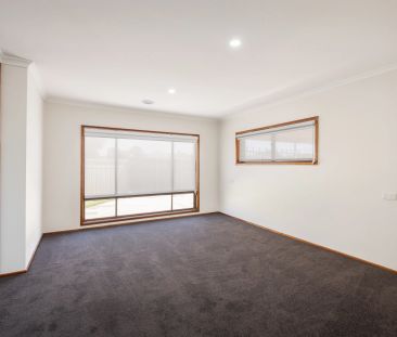 Comfortable Family Home in West Wodonga - 27 Campbell Street - Photo 4
