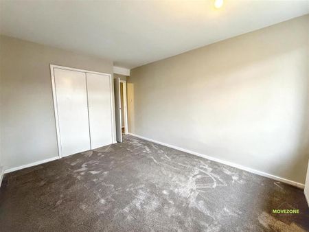 3 bedroom flat to rent - Photo 5