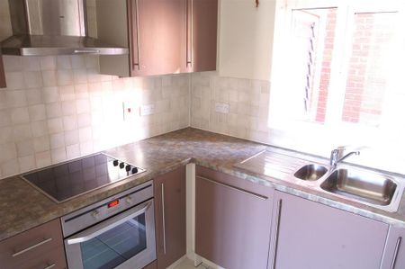 2 bedroom flat to rent - Photo 3