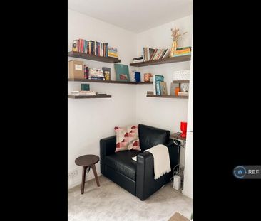 3 bedroom maisonette to rent - Photo 2