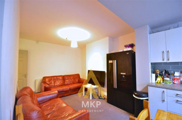 5 bedroom terraced house to rent - Photo 1